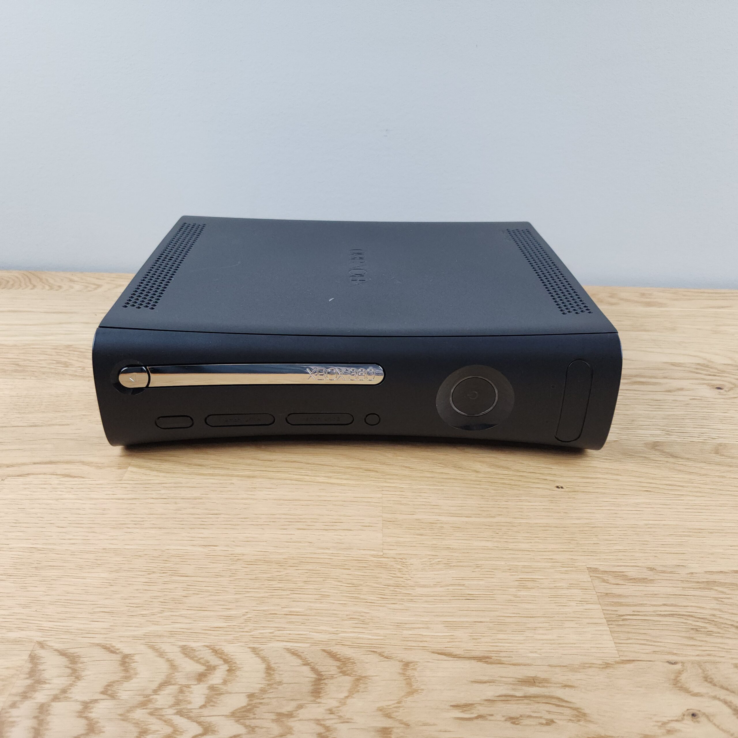 Microsoft Xbox 360 Console 20GB - 500GB Bundle - Image 4