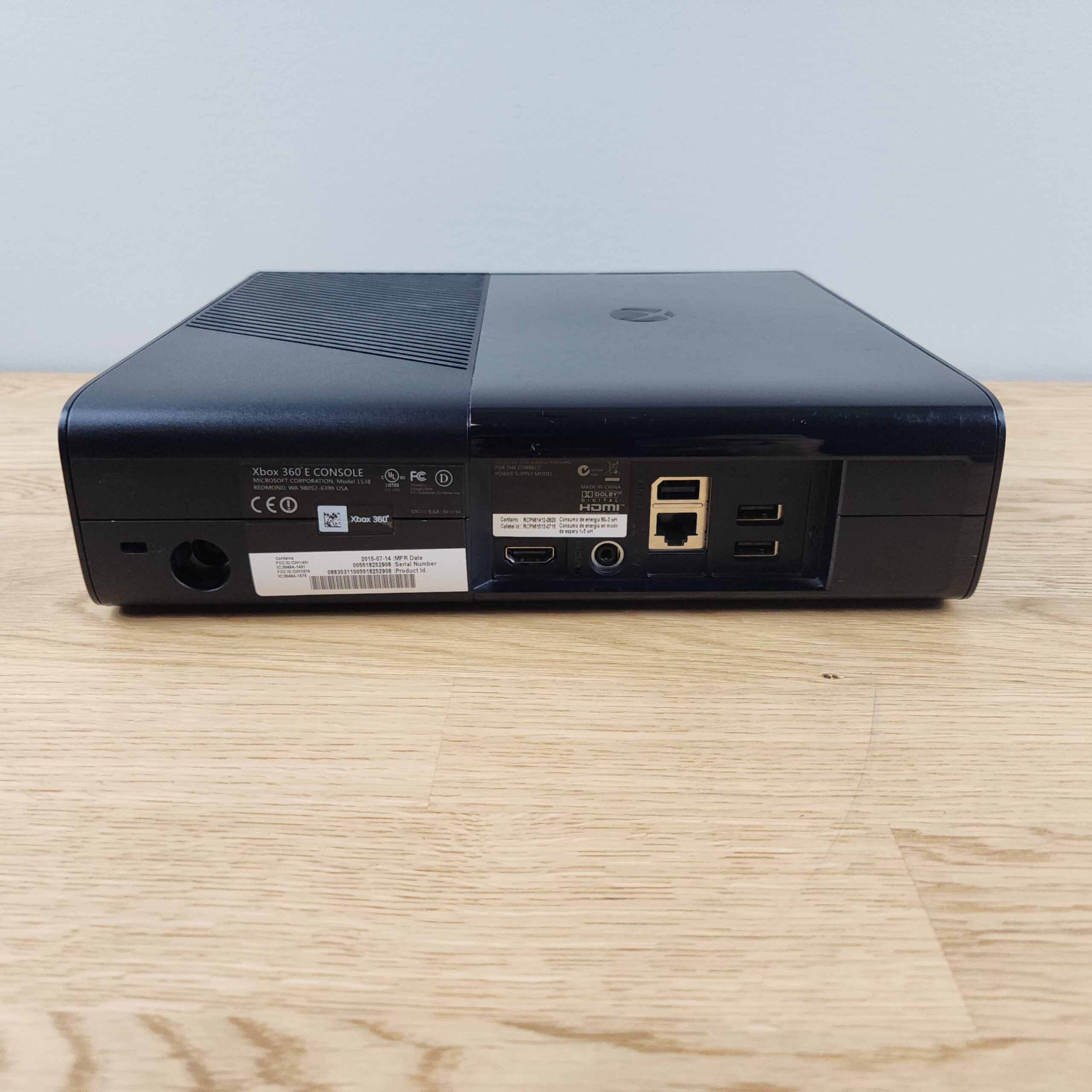Microsoft Xbox 360 E Console 250GB - 500GB Bundle - Image 3