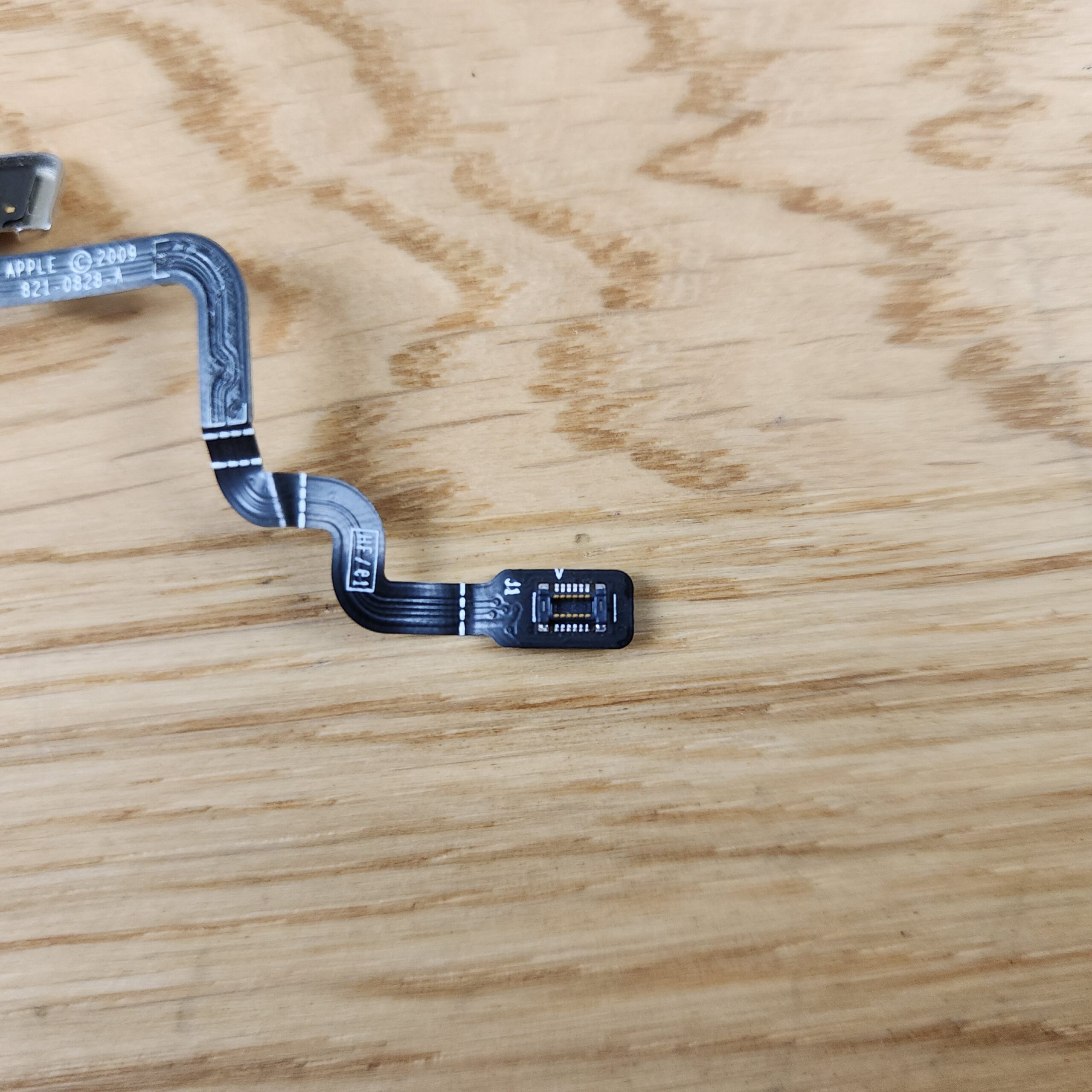 Macbook Pro A1278 EMC2351 Replacement Battery Indicator Light (821-0828-A) - Image 5