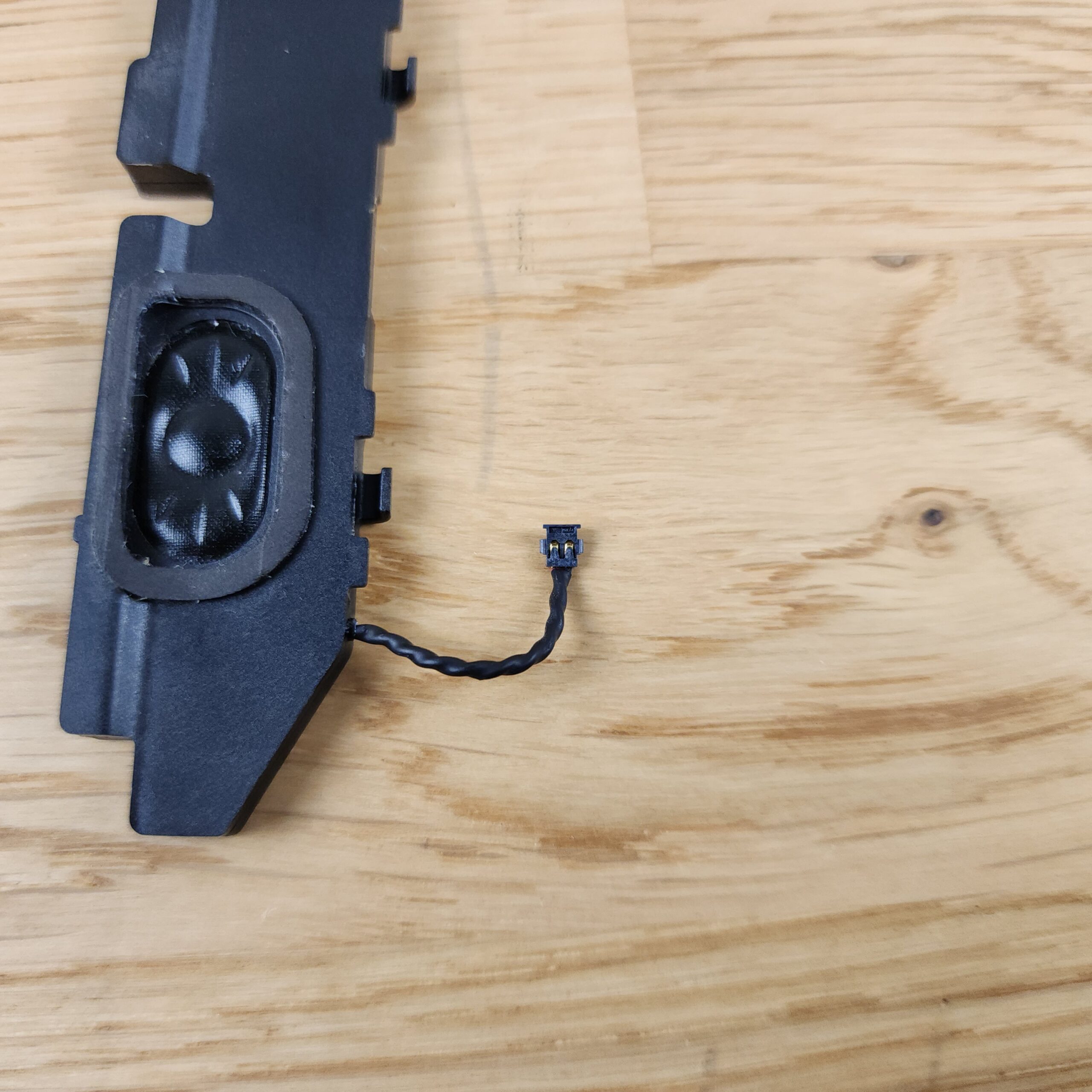 Macbook Pro A1278 EMC2351 Replacement Left Speaker (609-0281-A) - Image 3