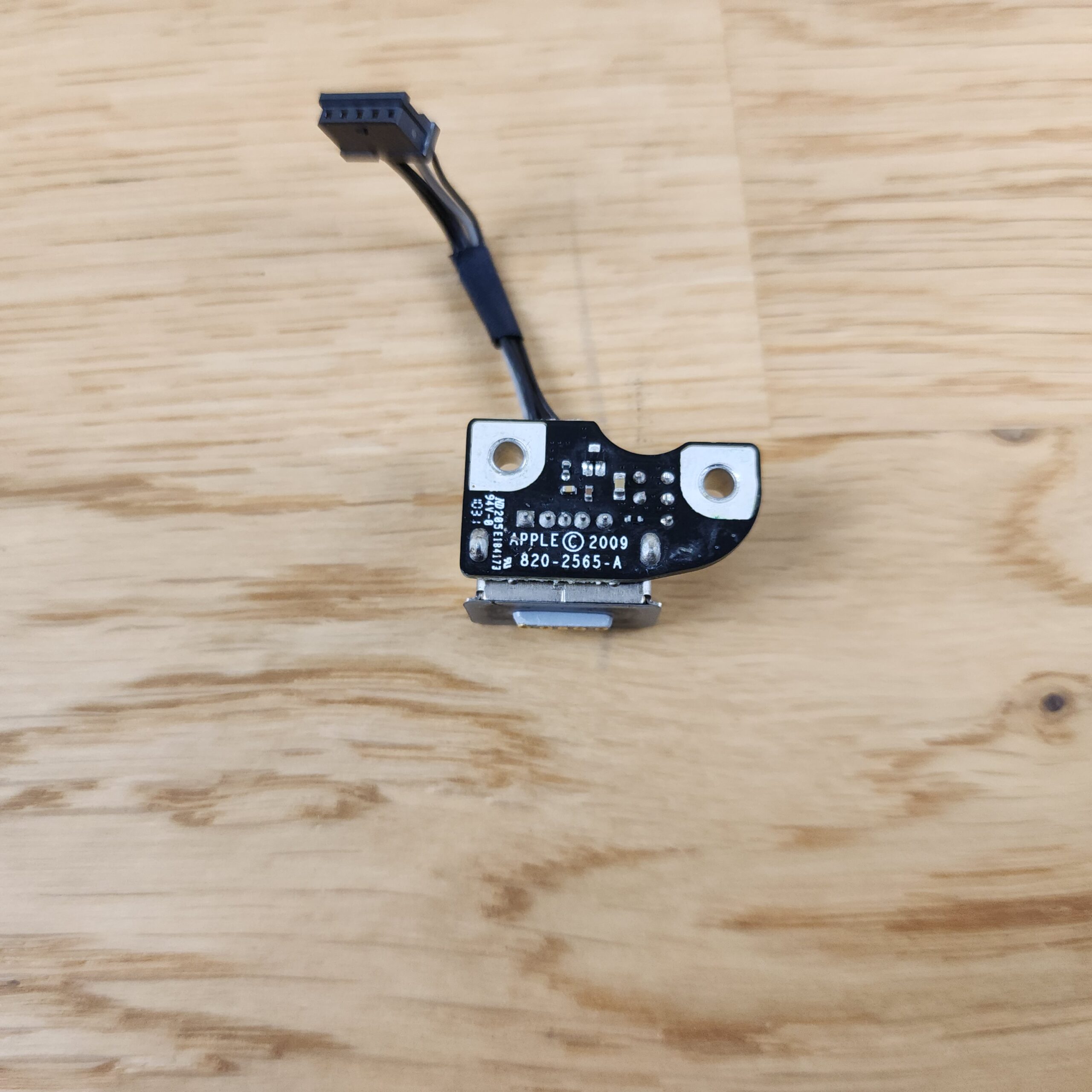 Macbook Pro A1278 EMC2351 Replacement MagSafe Board w/ Cable (514-0609) - Image 2