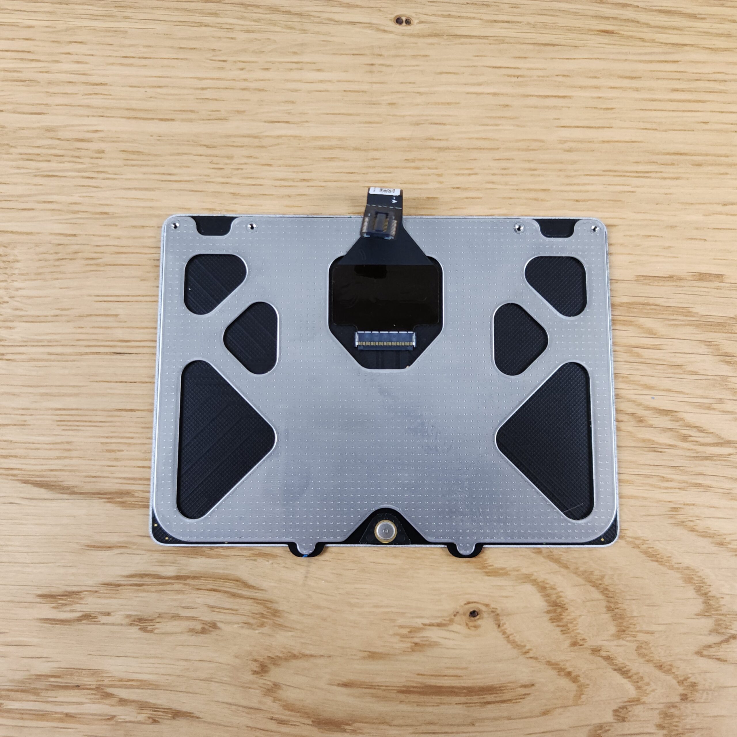 Macbook Pro A1278 EMC2351 Replacement Trackpad With Flex Cable (821-0831-A) - Image 2