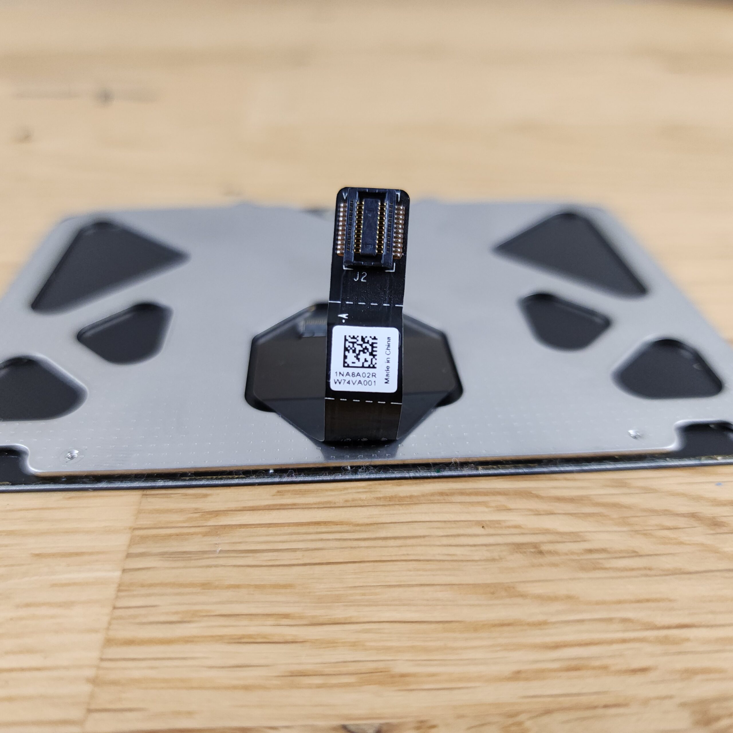 Macbook Pro A1278 EMC2351 Replacement Trackpad With Flex Cable (821-0831-A) - Image 3