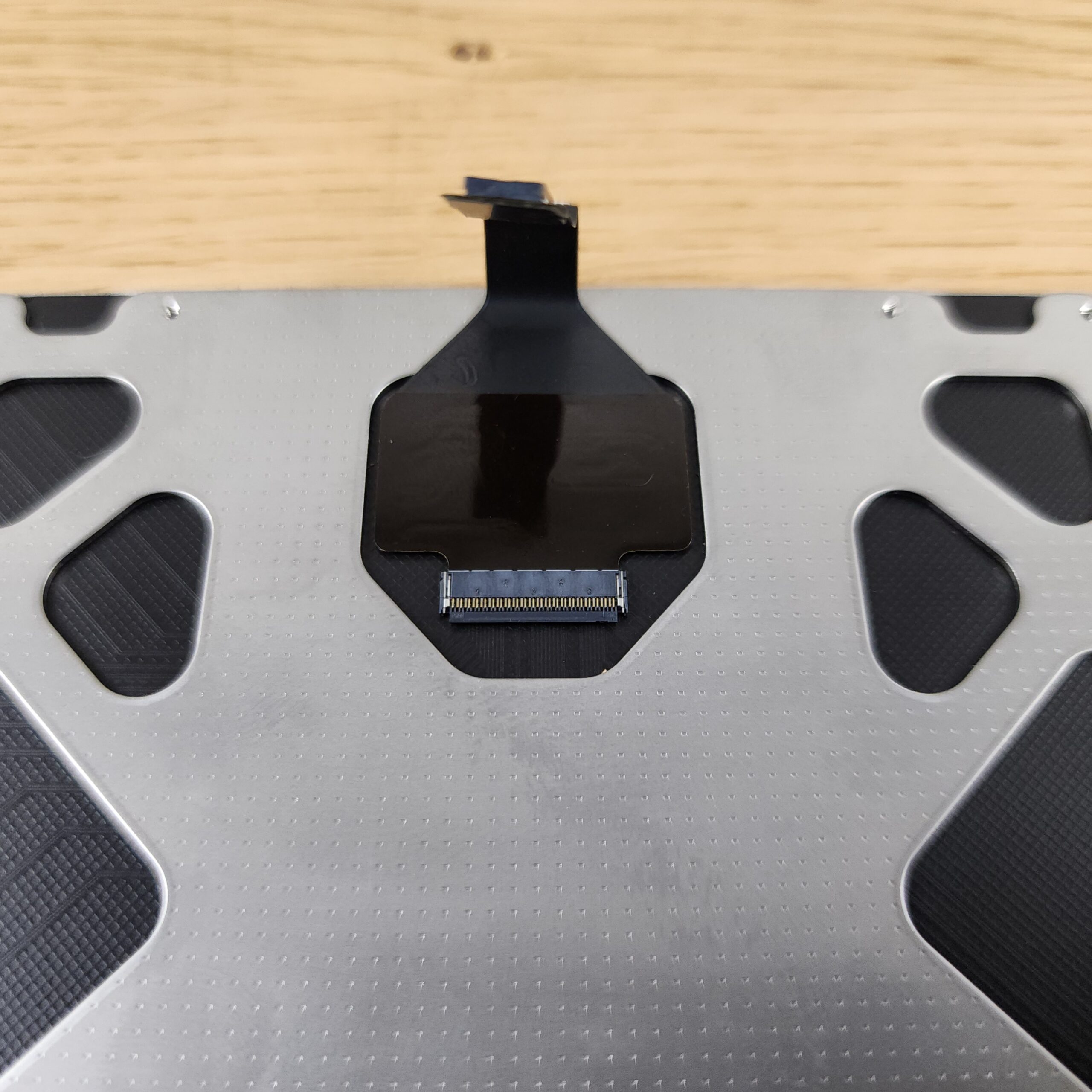 Macbook Pro A1278 EMC2351 Replacement Trackpad With Flex Cable (821-0831-A) - Image 4